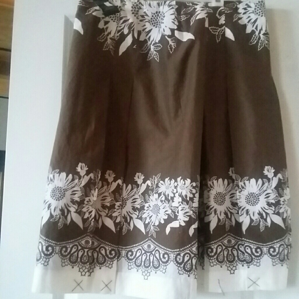 NEW LOFT cotton, fully lined skirt.